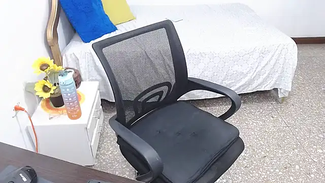 emiliaa hot online show from 01.10.25