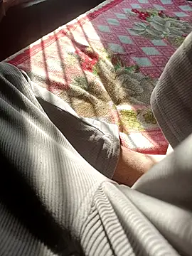 LoLZzZz  online show from 12.03.25