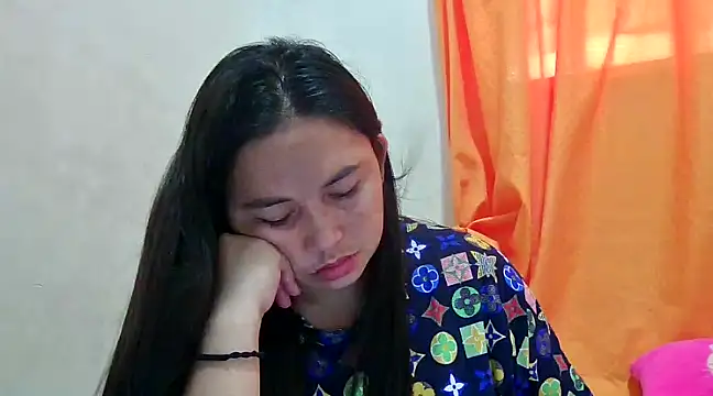 Snapshot of LalaiAsian chatting on 12.16.24 LalaiAsian online show from 12.16.24