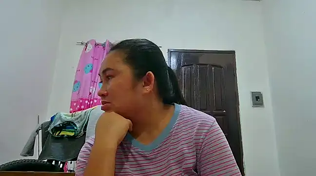 Snapshot of LalaiAsian chatting on 12.19.24 LalaiAsian online show from 12.19.24