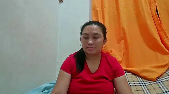 Snapshot of LalaiAsian chatting on 12.26.24 LalaiAsian online show from 12.26.24