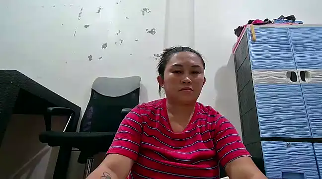 Snapshot of LalaiAsian chatting on 02.25.25 LalaiAsian online show from 02.25.25