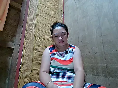 Snapshot of LalaiAsian chatting on 11.29.25 LalaiAsian online show from 11.29.25