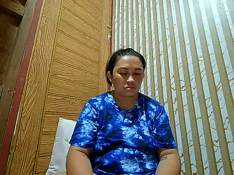 Snapshot of LalaiAsian chatting on 12.04.25 LalaiAsian online show from 12.04.25