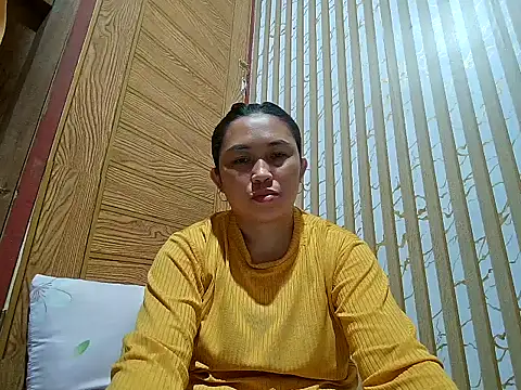 Snapshot of LalaiAsian chatting on 12.15.25 LalaiAsian online show from 12.15.25