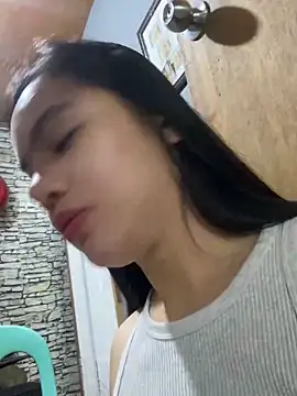 Snapshot of Hebefemme chatting on 12.13.25 Hebefemme online show from 12.13.25