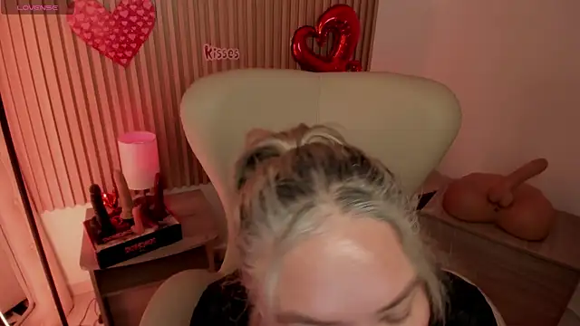 MarianL0ve online show from 02.15.25