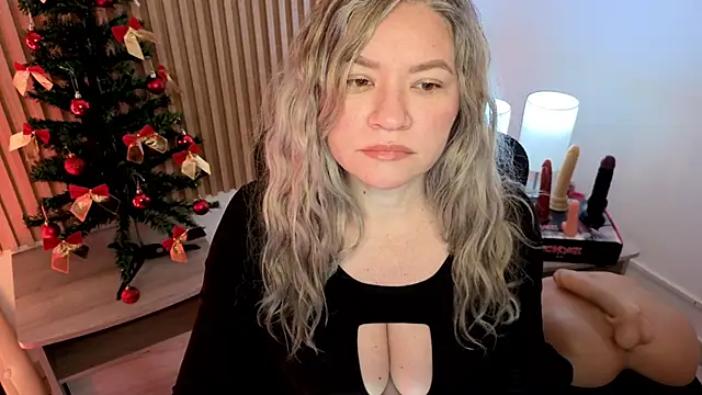 MarianL0ve online show from 11.29.25