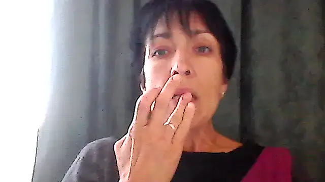 SunnyAmorre online show from 09.18.25