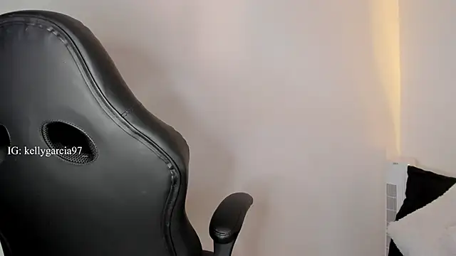 Ally Snow online show from 03.10.25