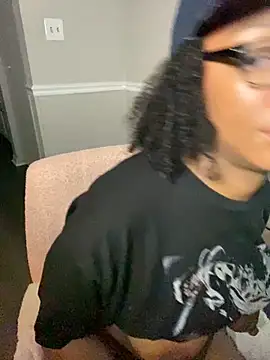 EatSweetMolly online show from 09.28.25