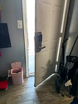 RoyalWearing online show from 10.13.25