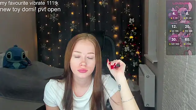 Hot Mia  online show from 12.08.24