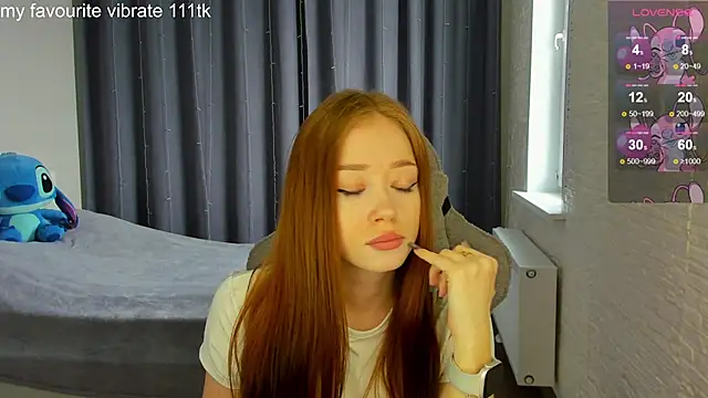 Hot Mia  online show from 03.05.25