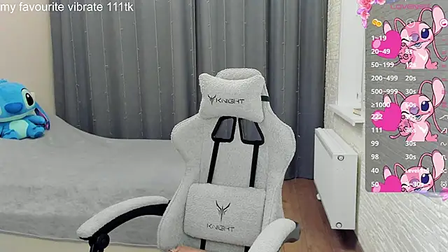 Hot Mia  online show from 03.21.25