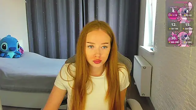 Snapshot of Hot_Mia_ chatting on 06.16.26 Hot Mia online show from 06.16.26