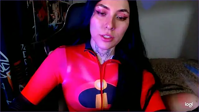 Snapshot of JINX_26 chatting on 12.22.24 JINX 26 online show from 12.22.24