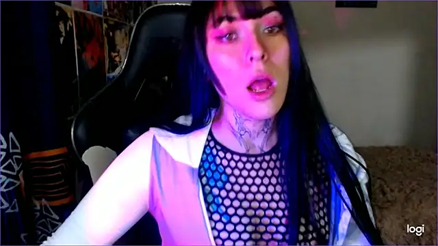 Snapshot of JINX_26 chatting on 12.28.24 JINX 26 online show from 12.28.24