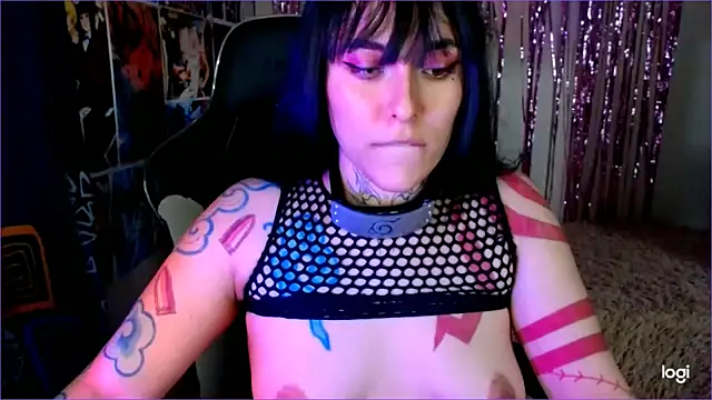 Snapshot of JINX_26 chatting on 02.14.25 JINX 26 online show from 02.14.25