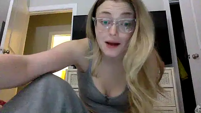 Snapshot of collegeslay chatting on 01.11.25 collegeslay online show from 01.11.25