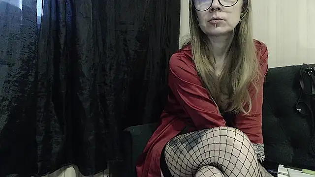 Snapshot of alexandra_zaryanova chatting on 10.25.25 alexandra zaryanova online show from 10.25.25