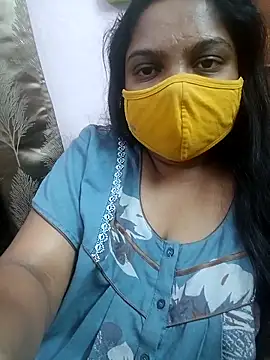 Snapshot of lovely-latha chatting on 03.18.25 lovely-latha online show from 03.18.25