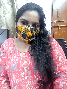 Snapshot of lovely-latha chatting on 10.08.25 lovely-latha online show from 10.08.25