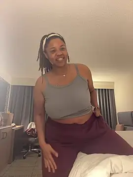 HEARTBREAKBRE online show from 02.24.26