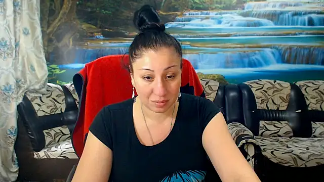 MoistMady online show from 04.13.26