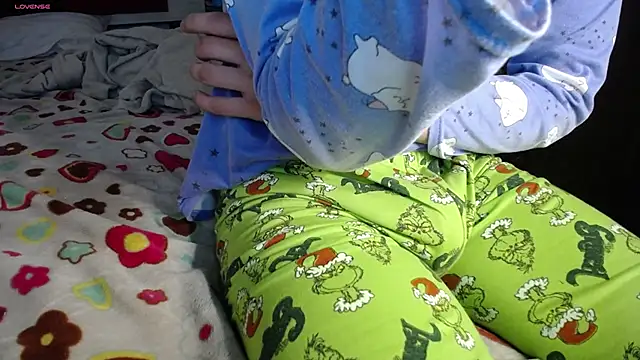 Snapshot of ricksamm chatting on 12.21.25 ricksamm online show from 12.21.25