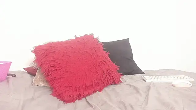 Snapshot of anenchantedtale chatting on 12.13.24 anenchantedtale online show from 12.13.24