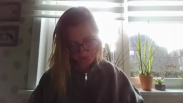 Snapshot of LiquidLeonie chatting on 03.20.26 LiquidLeonie online show from 03.20.26