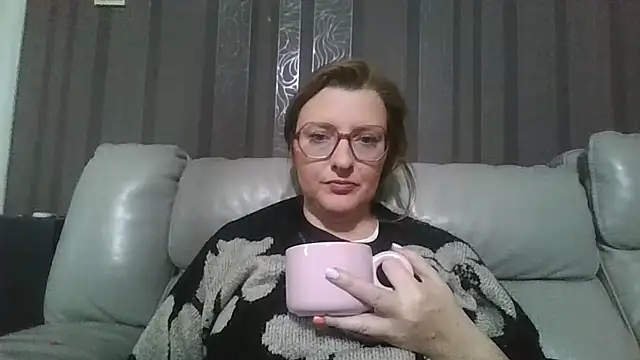 Snapshot of LiquidLeonie chatting on 05.09.26 LiquidLeonie online show from 05.09.26