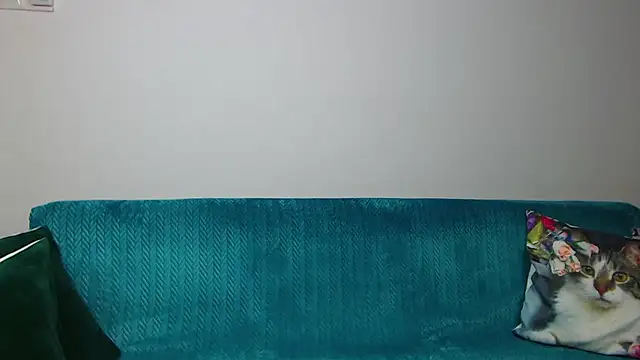 Snapshot of SaraDaisy chatting on 10.29.25 SaraDaisy online show from 10.29.25