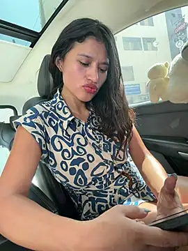 Snapshot of sexi_noemi chatting on 04.19.26 sexi noemi online show from 04.19.26