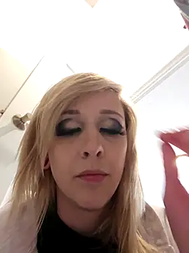 AmethystFoxx online show from 04.13.26