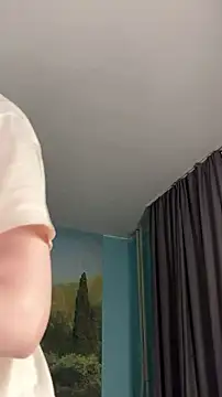 Snapshot of NinaVI chatting on 12.01.24 NinaVI online show from 12.01.24