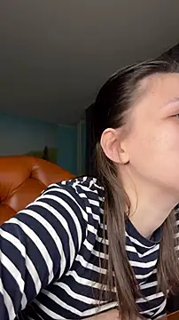 Snapshot of NinaVI chatting on 02.02.25 NinaVI online show from 02.02.25