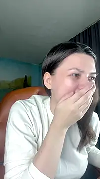 Snapshot of NinaVI chatting on 02.23.25 NinaVI online show from 02.23.25