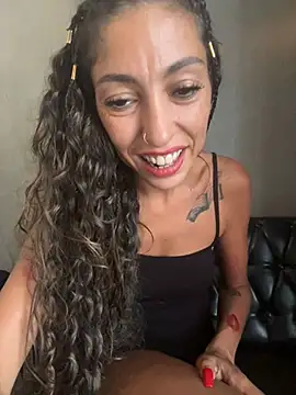 Snapshot of amanilouve chatting on 03.22.25 amanilouve online show from 03.22.25