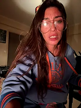 Snapshot of amanilouve chatting on 11.01.25 amanilouve online show from 11.01.25