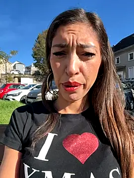 Snapshot of amanilouve chatting on 11.04.25 amanilouve online show from 11.04.25