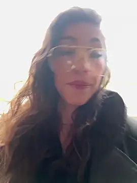 Snapshot of amanilouve chatting on 11.06.25 amanilouve online show from 11.06.25