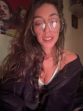 Snapshot of amanilouve chatting on 11.08.25 amanilouve online show from 11.08.25