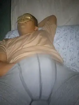 Snapshot of Efrain2090 chatting on 09.22.25 Efrain2090 online show from 09.22.25