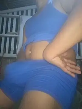 Snapshot of Efrain2090 chatting on 10.03.25 Efrain2090 online show from 10.03.25