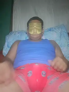 Snapshot of Efrain2090 chatting on 10.08.25 Efrain2090 online show from 10.08.25