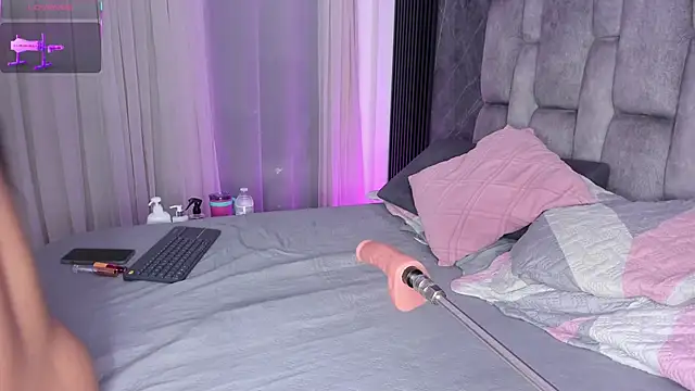 emily fox1 online show from 10.10.25