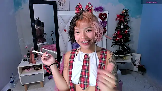 Snapshot of katalina_garcia chatting on 01.06.25 katalina garcia online show from 01.06.25