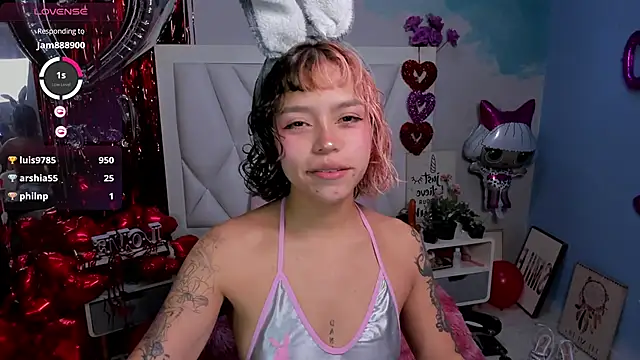 Snapshot of katalina_garcia chatting on 03.12.25 katalina garcia online show from 03.12.25